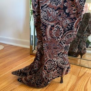 Vintage kitten heel tapestry boots